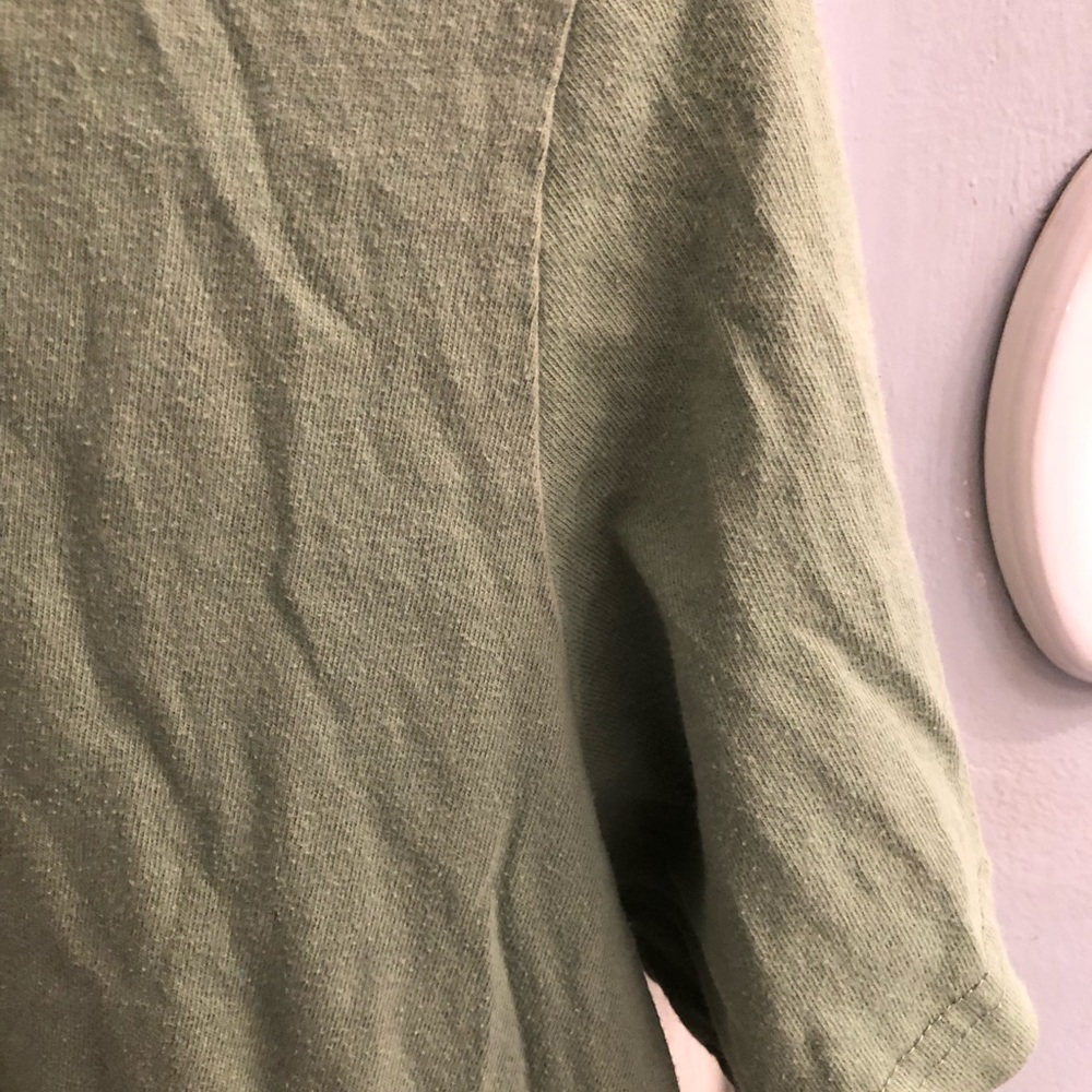 Basic Green Tee - Picture 3 of 4